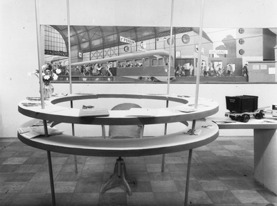 857320 Afbeelding van de stand van de N.S. op de Najaarsbeurs te Utrecht.